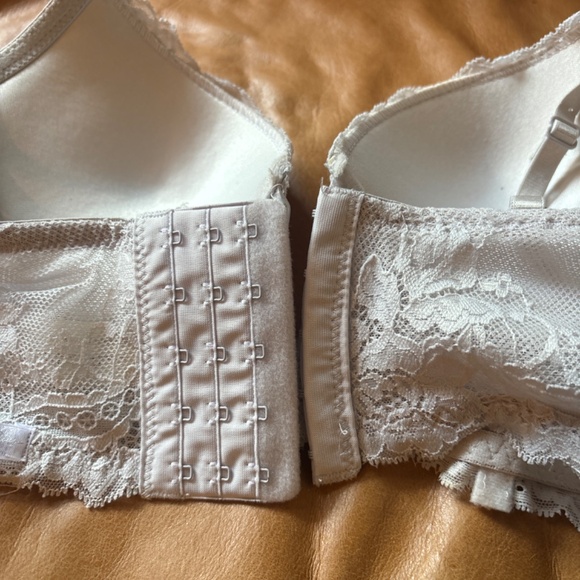 Light blue push-up bra with lace detailing - Picture 4 of 4